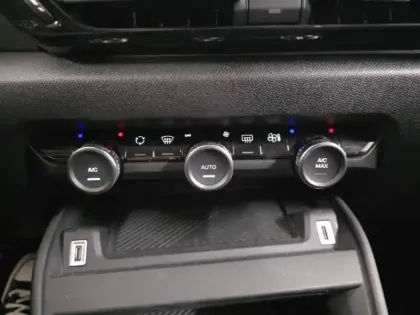 Photo 11 Citroën C4  BlueHDi 110ch S&S Feel Pack