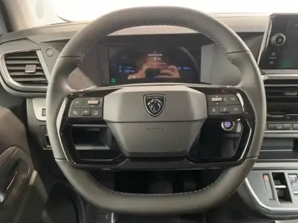 Photo 9 Peugeot Expert  Fg M 2.2 Diesel 150ch Pack Premium Connect automatique