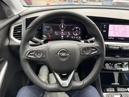 Photo 14 Opel Grandland  1.6 Turbo 300ch Hybride Ultimate 4x4