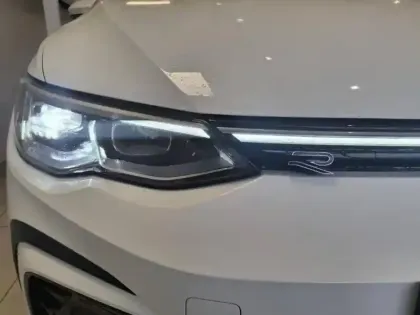 Photo 6 Volkswagen Golf  1.5 eTSI OPF 130ch R-Line DSG7