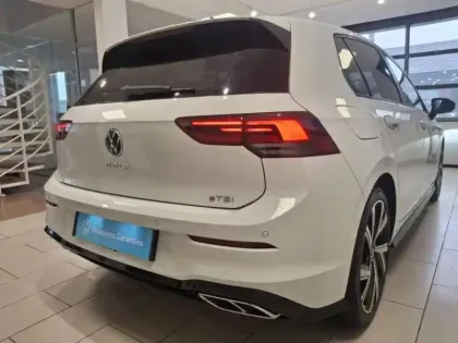 Photo 10 Volkswagen Golf  1.5 eTSI OPF 130ch R-Line DSG7