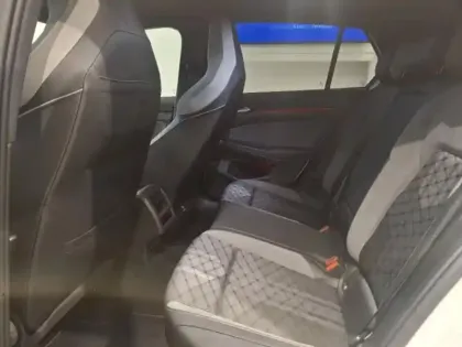 Photo 12 Volkswagen Golf  1.5 eTSI OPF 130ch R-Line DSG7