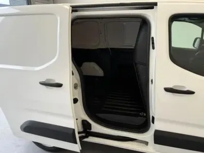 Photo 8 Peugeot Partner  Standard 650kg BlueHDi 100ch S&S Premium