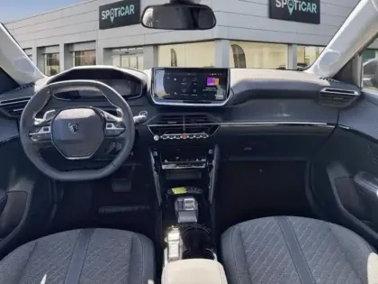 Photo 7 Peugeot 208  1.2 Hybrid 110ch Allure e-DCS6