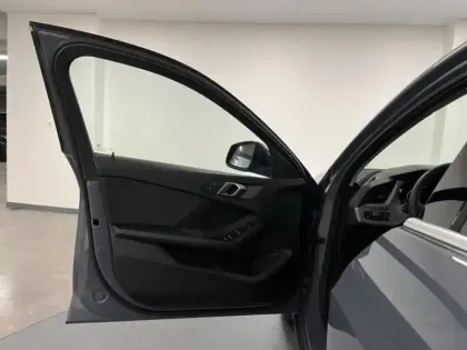 Photo 6 BMW Serie 1 Série 1 118i 136ch Business Design