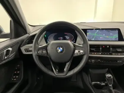 Photo 9 BMW Serie 1 Série 1 118i 136ch Business Design