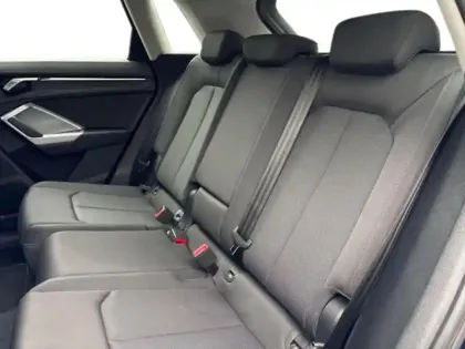 Photo 7 Audi Q3  35 TFSI 150ch Design S tronic 7