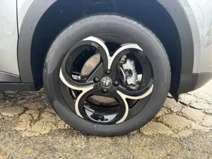 Photo 12 Alfa Romeo Junior  1.2 Ibrida 136ch Speciale DCT6