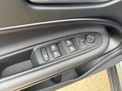 Photo 14 Alfa Romeo Junior  1.2 Ibrida 136ch Speciale DCT6