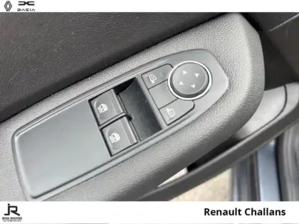 Photo 13 Renault Clio  1.6 E-Tech hybride 140ch Business -21N