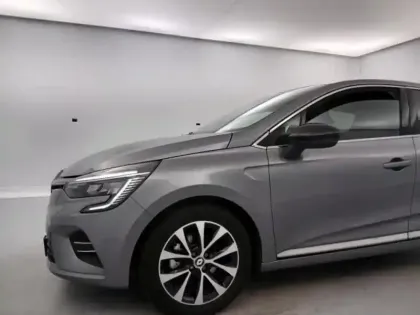 Photo 10 Renault Clio  1.6 E-Tech hybride 145ch Techno