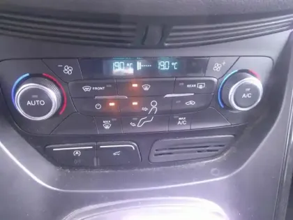 Photo 14 Ford Kuga  1.5 TDCi 120ch Stop&Start Titanium Business 4x2 Powershift