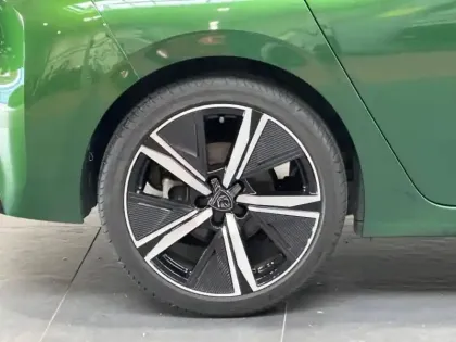 Photo 10 Peugeot 308  1.2 130 GT EAT8 / Gps / Caméra