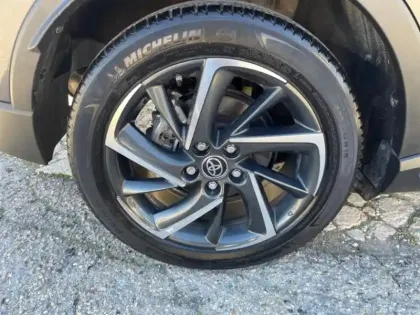 Photo 10 Toyota C-HR  2.0 Hybride 184ch Design Ultimate E-CVT