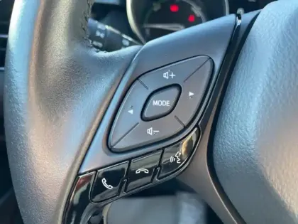 Photo 13 Toyota C-HR  2.0 Hybride 184ch Design Ultimate E-CVT