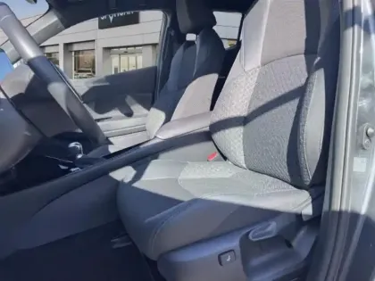 Photo 8 Toyota C-HR  2.0 Hybride 184ch Design Ultimate E-CVT