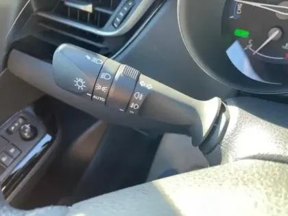 Photo 14 Toyota C-HR  2.0 Hybride 184ch Design Ultimate E-CVT