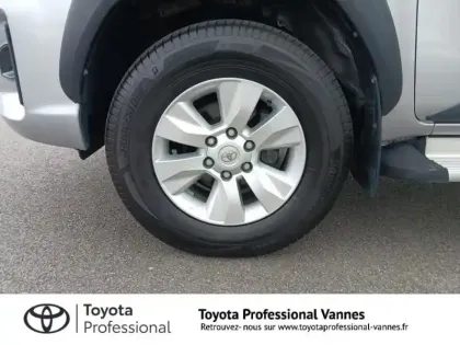 Photo 12 Toyota Hilux  2.4 D-4D 150ch X-Tra Cabine Légende 4WD MY20