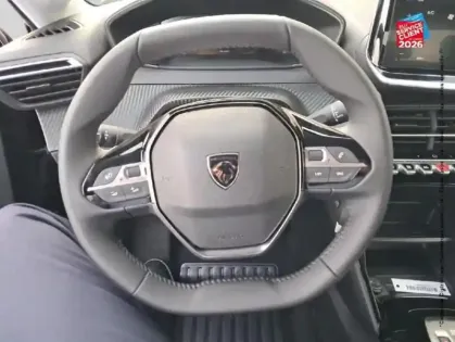 Photo 11 Peugeot 208  1.2 Hybrid 145ch Allure e-DCS6 Siege chauf