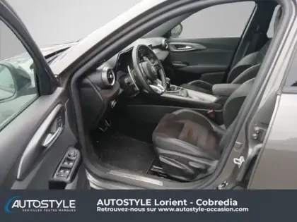 Photo 12 Alfa Romeo Tonale  1.5 Hybrid 160ch Veloce TCT