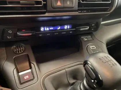 Photo 11 Peugeot Partner  M Diesel 100ch Pro Skill