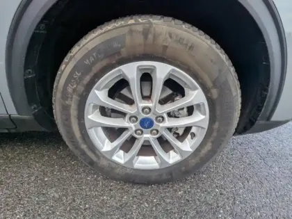 Photo 8 Ford Kuga  2.5 Duratec 190ch FHEV Titanium BVA