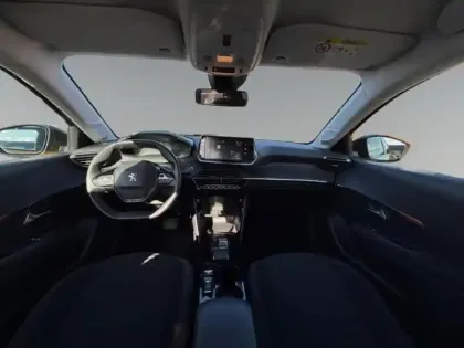 Photo 12 Peugeot 208  e- 136ch Style