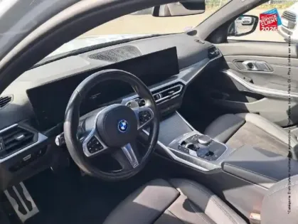 Photo 14 BMW Serie 3 Série 3 Touring 330eA 292ch M Sport