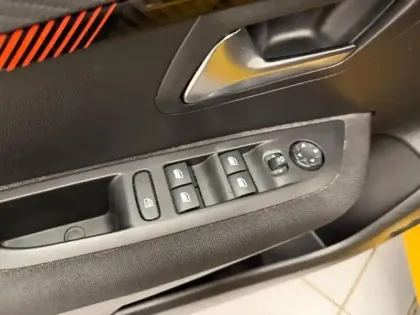 Photo 14 Peugeot 208  1.2 PureTech 75ch S&S Active