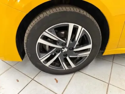 Photo 10 Peugeot 208  1.2 PureTech 75ch S&S Active