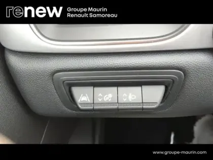 Photo 13 Renault Captur  1.6 E-Tech hybride 145ch Intens -21