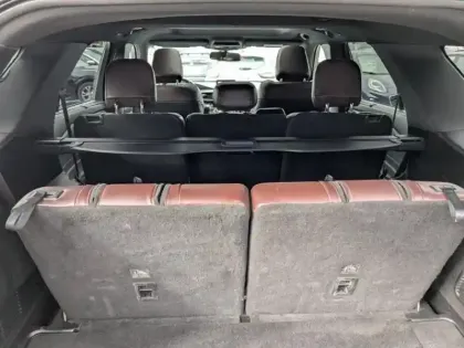 Photo 8 Ford Explorer Gén. III Ph1 Platinum 5