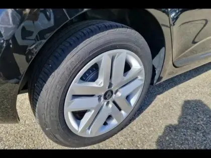 Photo 12 Renault Clio  1.5 dCi 100ch Evolution - 25