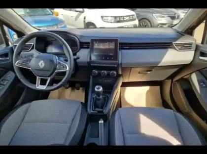 Photo 8 Renault Clio  1.5 dCi 100ch Evolution - 25