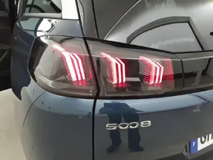 Photo 16 Peugeot 5008  PureTech 130ch S&S EAT8