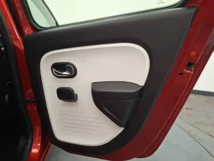 Photo 20 Renault Twingo  III E-Tech