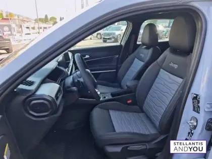 Photo 8 Jeep Avenger  1.2 Turbo T3 145 ch BVR6 4xe