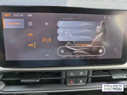 Photo 22 Jeep Avenger  1.2 Turbo T3 145 ch BVR6 4xe