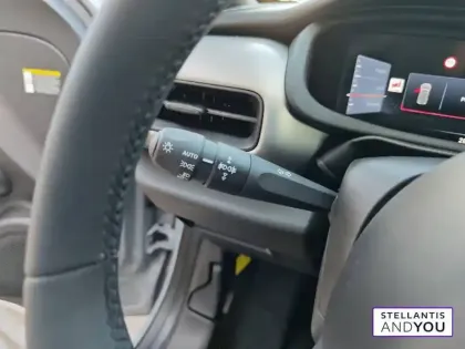 Photo 16 Jeep Avenger  1.2 Turbo T3 145 ch BVR6 4xe