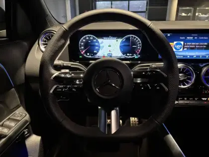 Photo 25 Mercedes GLA  250 e Hybrid EQ 8G-DCT