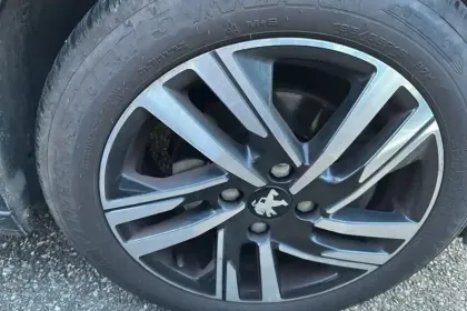 Photo 11 Peugeot 208  PureTech 100 S&S BVM6