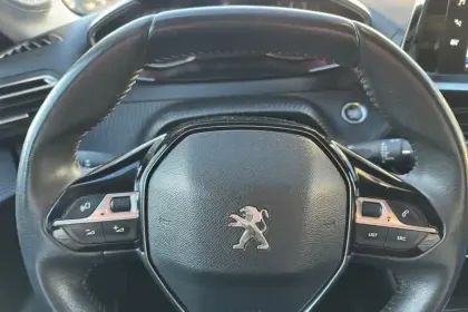 Photo 15 Peugeot 208  PureTech 100 S&S BVM6