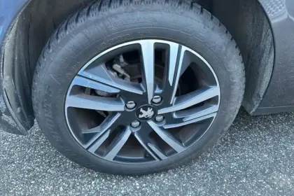 Photo 12 Peugeot 208  PureTech 100 S&S BVM6