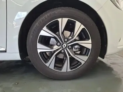 Photo 56 Renault Clio Gén. V (BJA) Ph1 NG Evolution 5