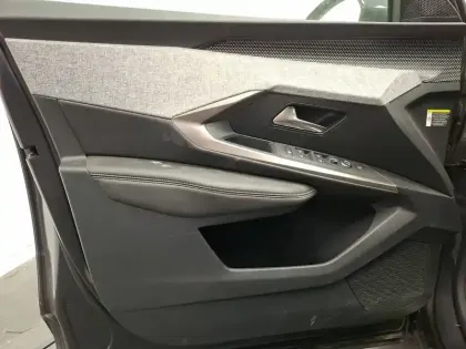 Photo 13 Peugeot 3008  Hybrid 136 e-DCS6