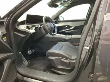 Photo 11 Peugeot 3008  Hybrid 136 e-DCS6