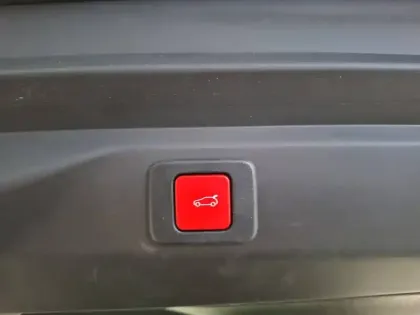 Photo 8 Peugeot 3008  Hybrid 136 e-DCS6