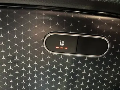 Photo 10 Mercedes GLA  180 7G-DCT