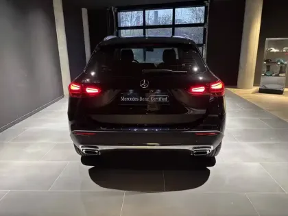 Photo 16 Mercedes GLA  180 7G-DCT