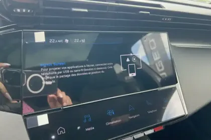 Photo 14 Peugeot 408  Electrique 58 kWh 210 ch
